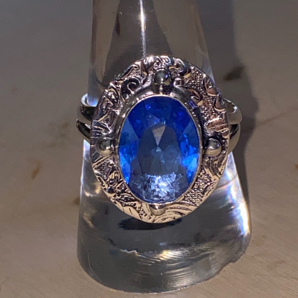 Tanzanite gemstone set in 925 Sterling Silver (Size 10) - Picture 3 of 6